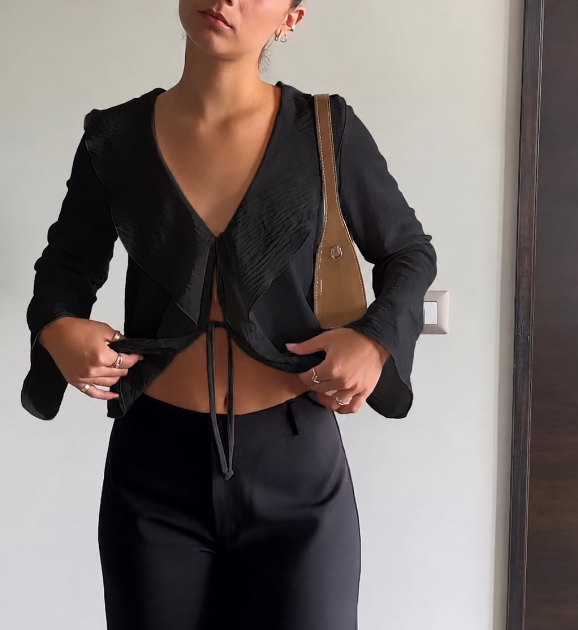 BLUSA MAGNOLIA NEGRA