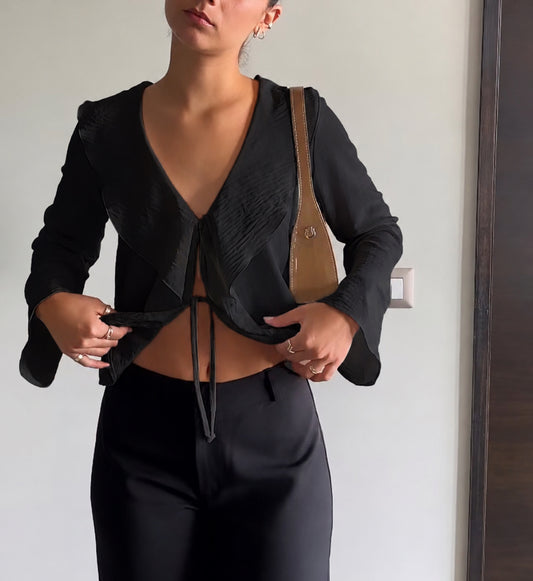 BLUSA MAGNOLIA NEGRA